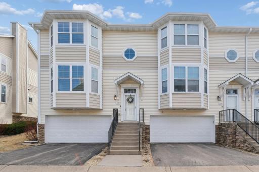 All 3 level finished, walking distance to Lake Josephine