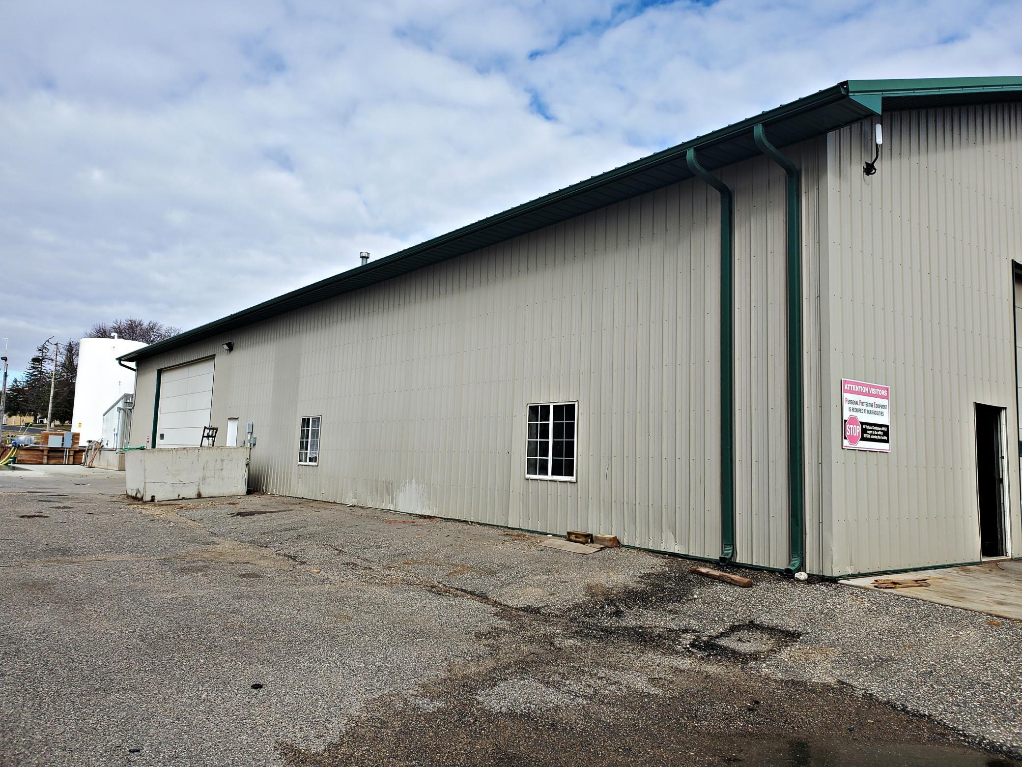 55x108 Bldg on Prop.jpg