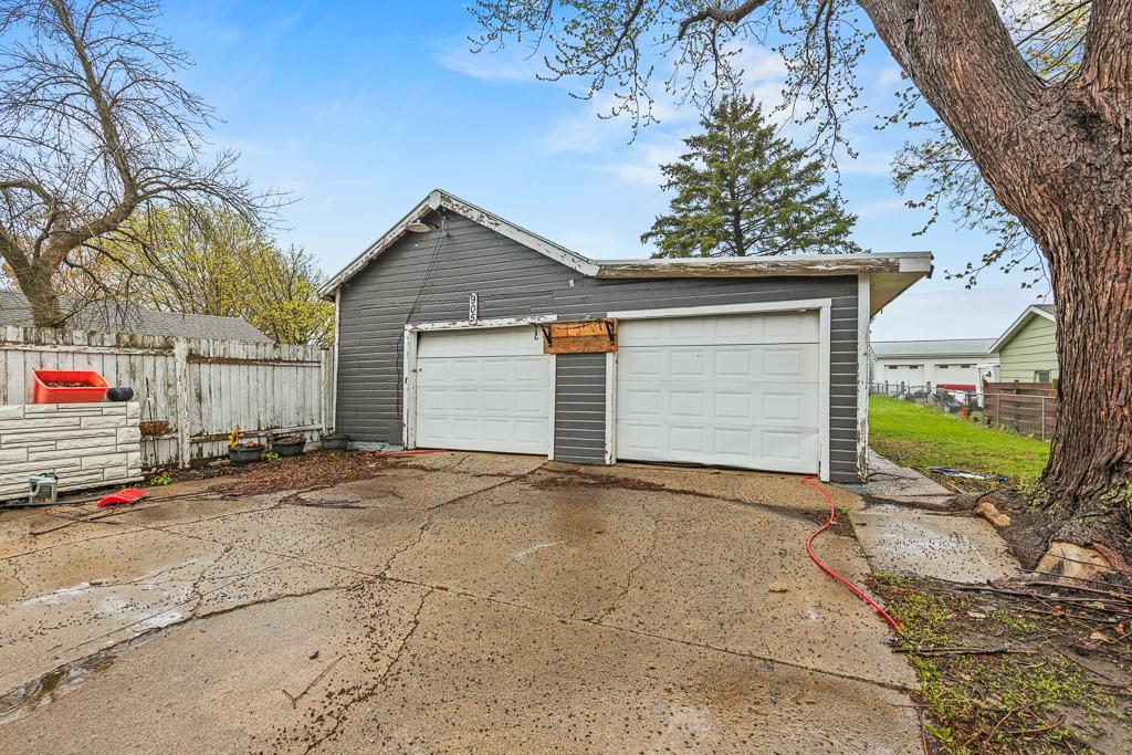Detached 2-stall garage