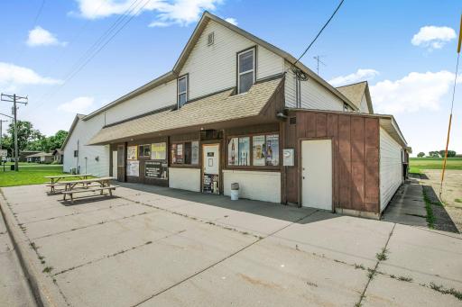 101 Lake Henry Avenue S, Melrose, MN 56352