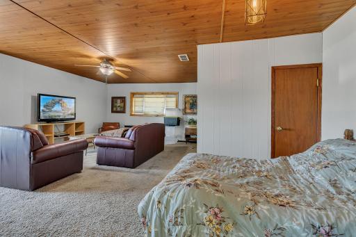 101 Lake Henry Avenue S, Melrose, MN 56352