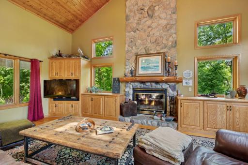 940 Brown Road S, Wayzata, MN 55391