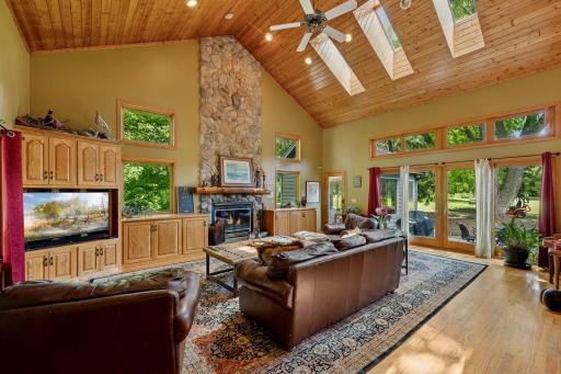 940 Brown Road S, Wayzata, MN 55391