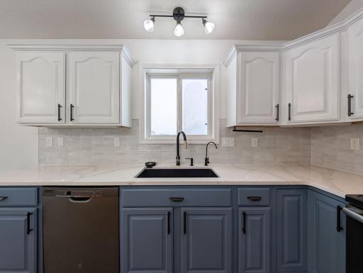 1265 GOLDENWOOD Drive, West Fargo, ND 58078