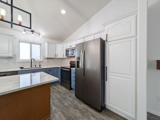 1265 GOLDENWOOD Drive, West Fargo, ND 58078