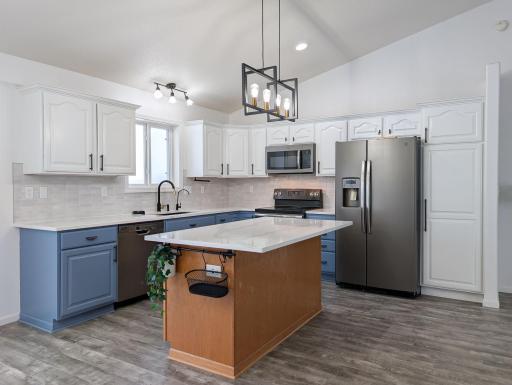 1265 GOLDENWOOD Drive, West Fargo, ND 58078