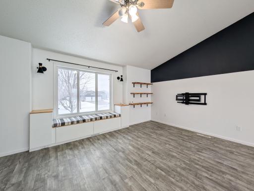 1265 GOLDENWOOD Drive, West Fargo, ND 58078