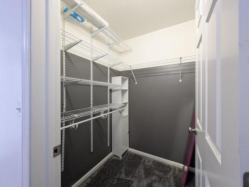 1265 GOLDENWOOD Drive, West Fargo, ND 58078