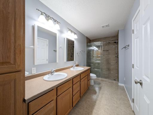 1265 GOLDENWOOD Drive, West Fargo, ND 58078