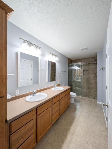 1265 GOLDENWOOD Drive, West Fargo, ND 58078