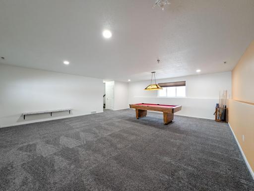 1265 GOLDENWOOD Drive, West Fargo, ND 58078