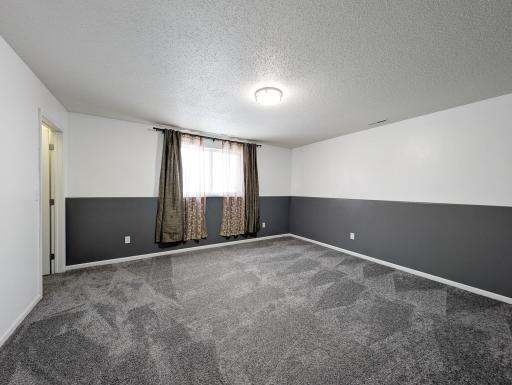 1265 GOLDENWOOD Drive, West Fargo, ND 58078