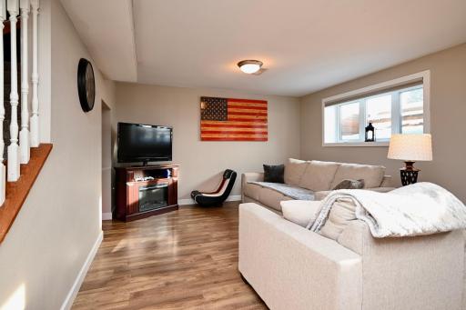 20 LL Family Room I.jpg