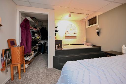 23 LL Potential Bedroom & Jetted Tub.jpg