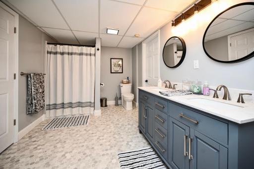 26 LL Bathroom.jpg
