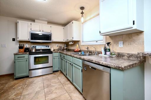 8 Kitchen I.jpg