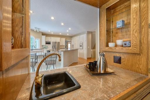 Coffee/Beverage Station, Ideal for Entertaining