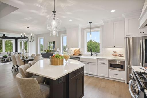 7 Pondview Trail, North Oaks, MN 55127