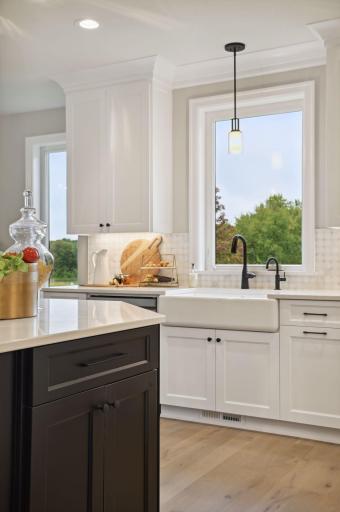 7 Pondview Trail, North Oaks, MN 55127