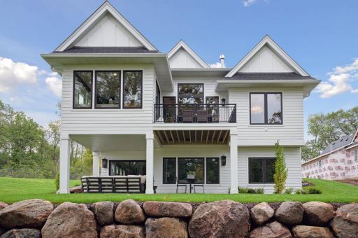 7 Pondview Trail, North Oaks, MN 55127