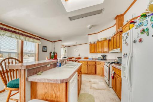 Kitchen1_3.JPG