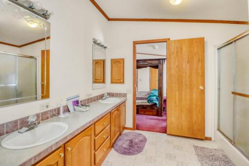 Primary Bathroom1_2.JPG