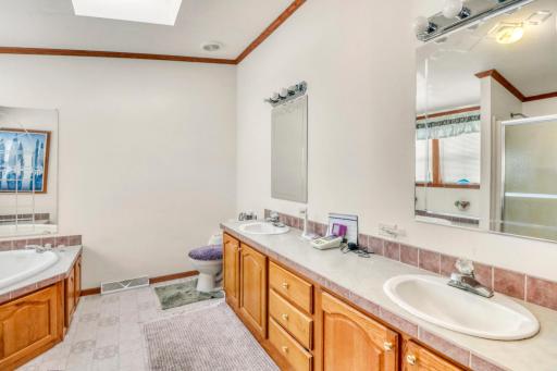 Primary Bathroom1_0.JPG