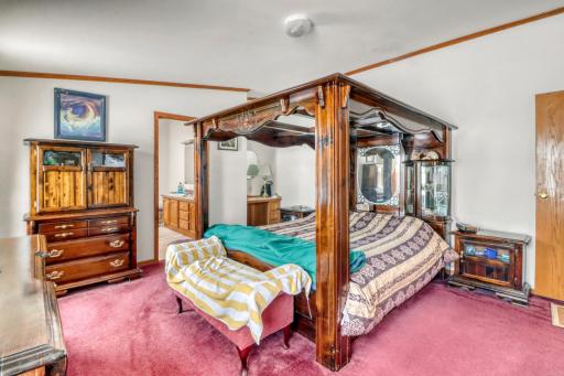 Primary Bedroom1_1.JPG