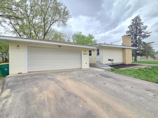 5201 W 84th Street, Minneapolis, MN 55437