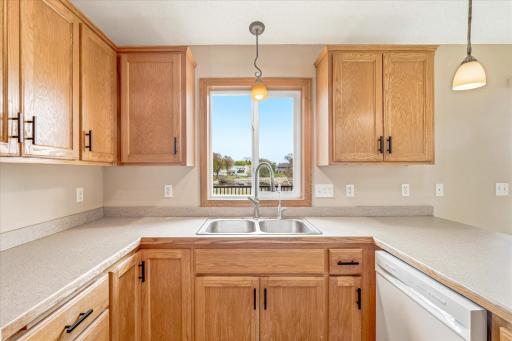 1136 Pioneer Trail SE, Cambridge, MN 55008