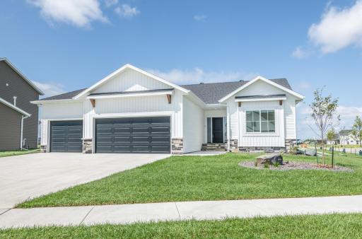 8319 59 Street S, Horace, ND 58047