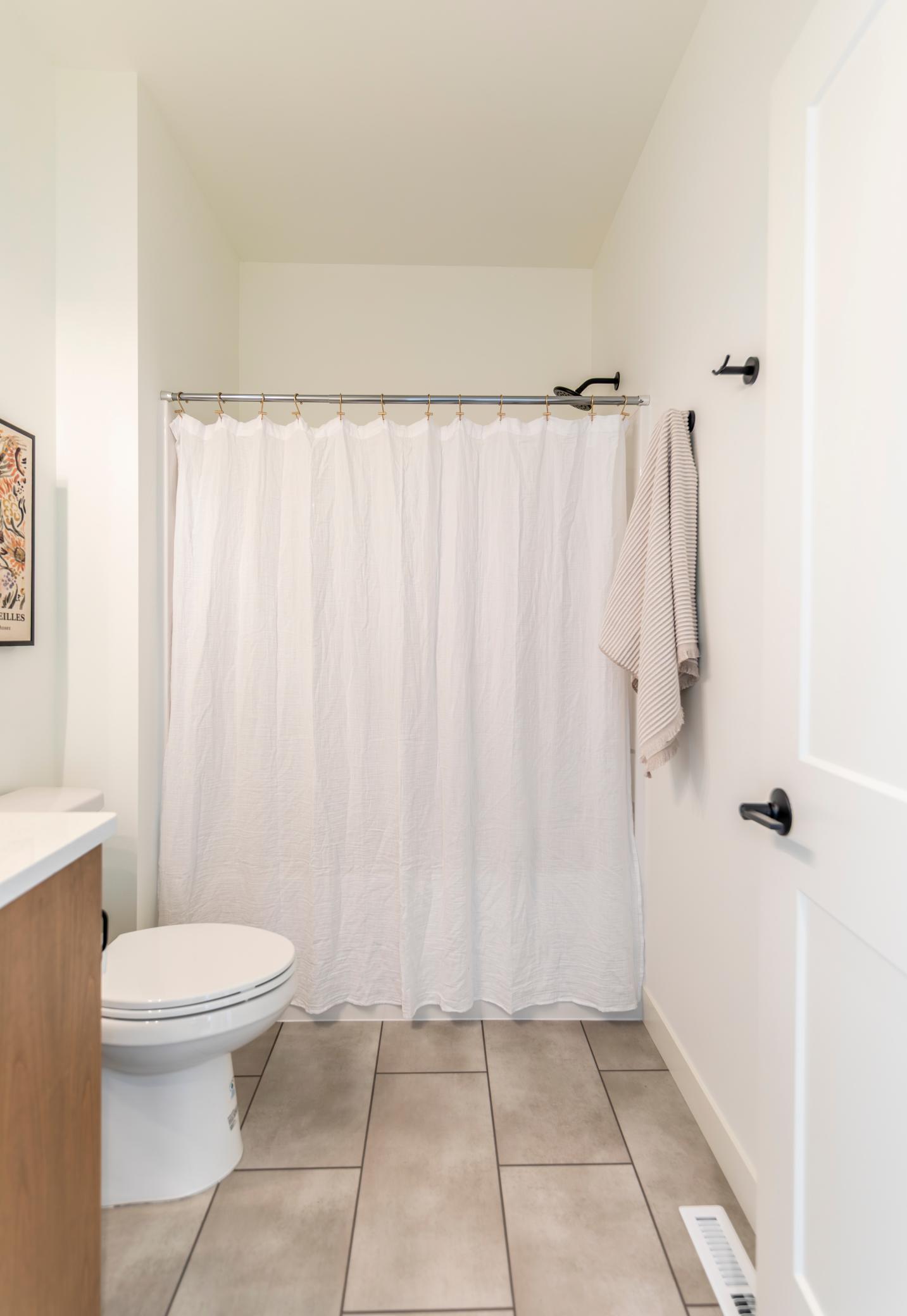 Main Floor Secondary Bath