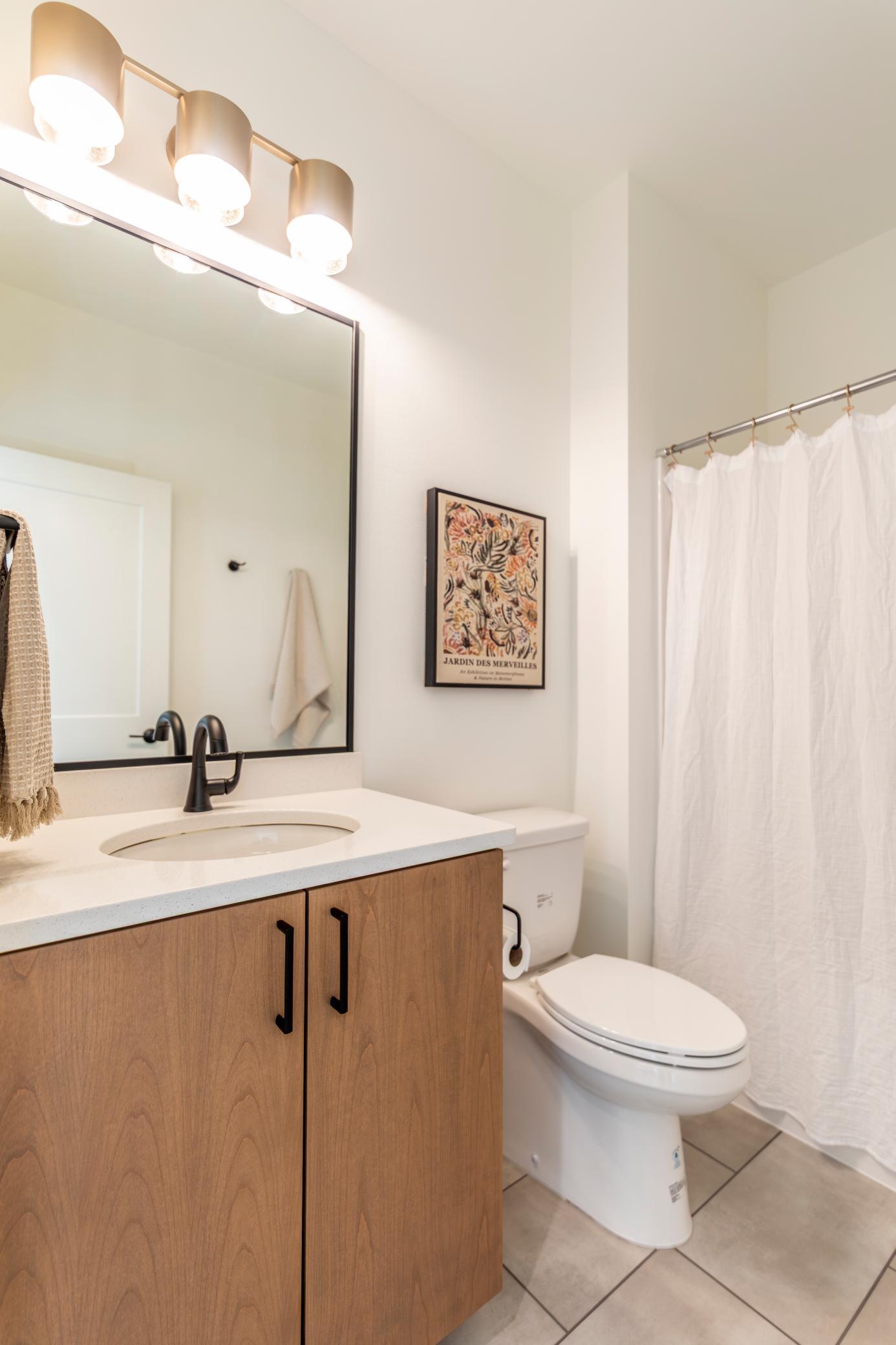 Main Floor Secondary Bath