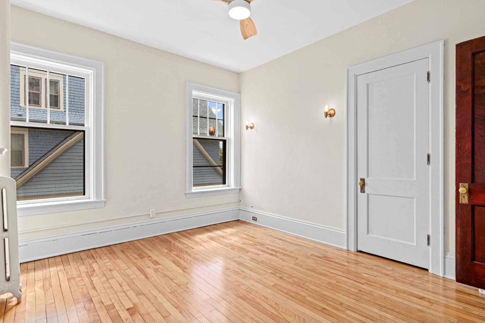 PRIMARY BEDROOM - 11'11 X 13'7