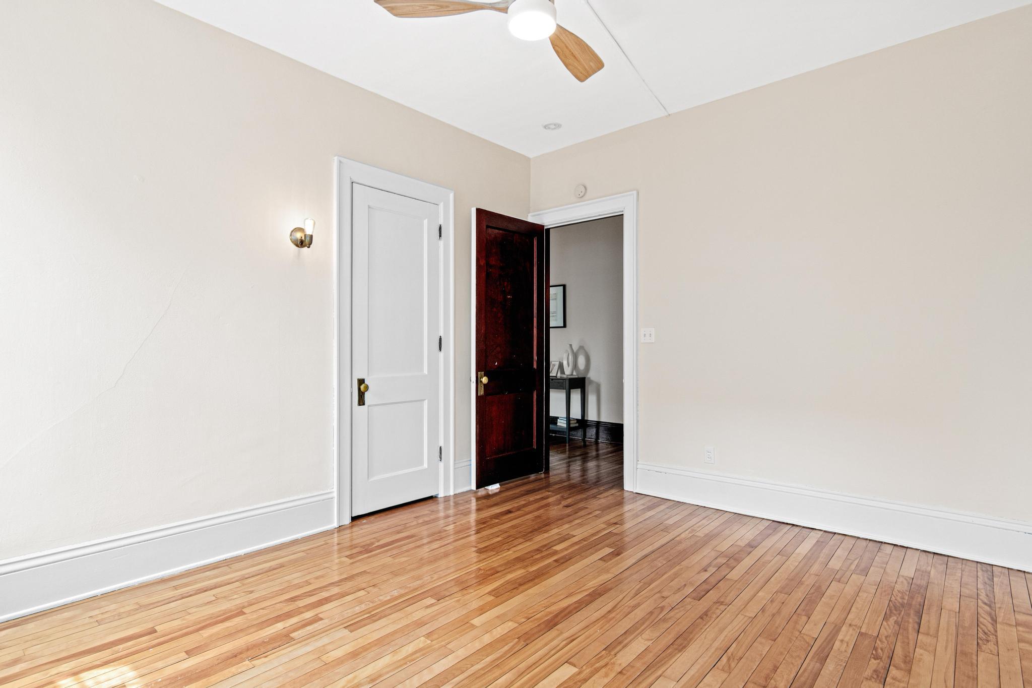PRIMARY BEDROOM - 11'11 X 13'7