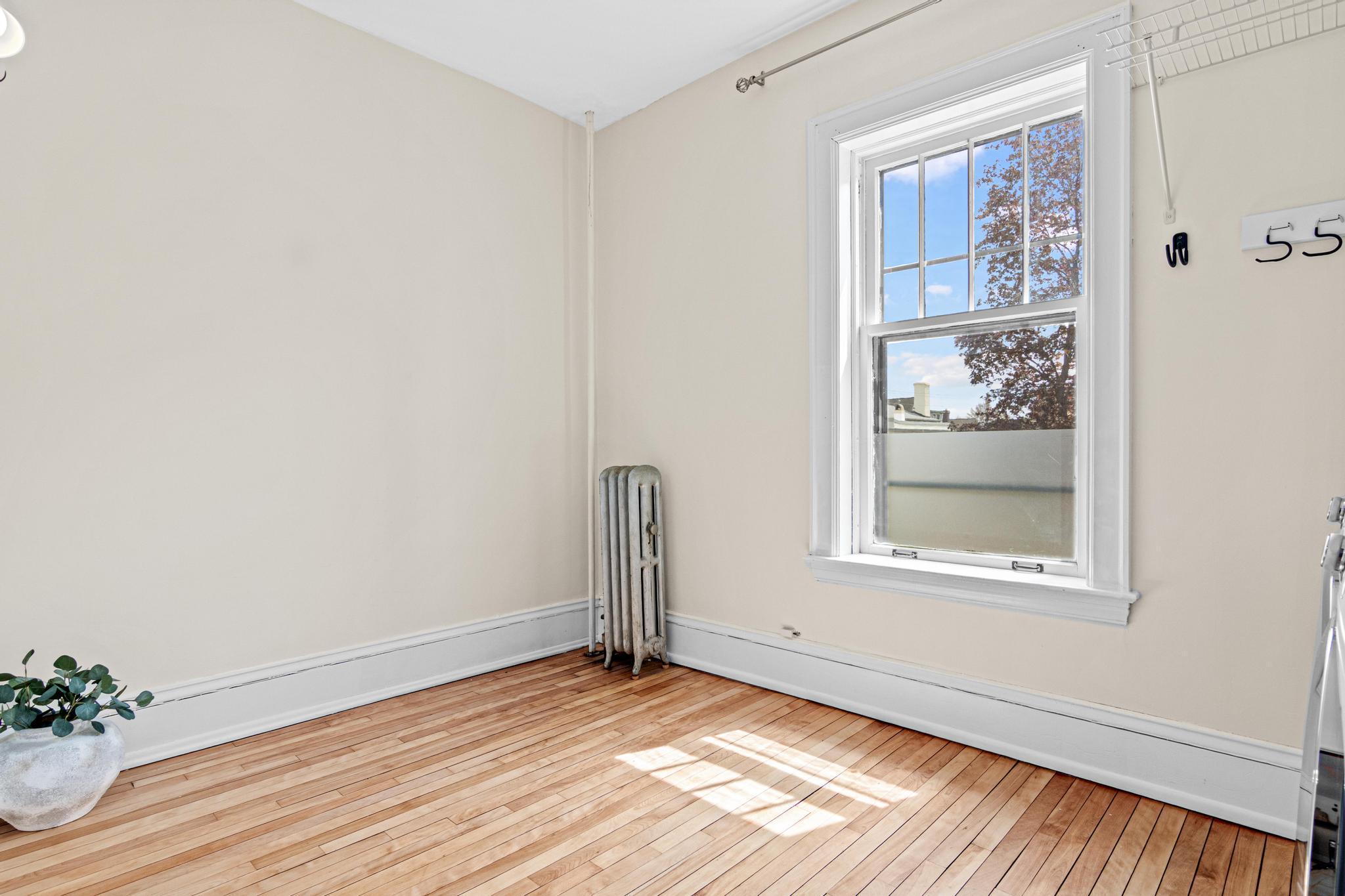 3RD LEGAL BEDROOM / LAUNDRY / CRAFT ROOM - 12'6 X 8'1
