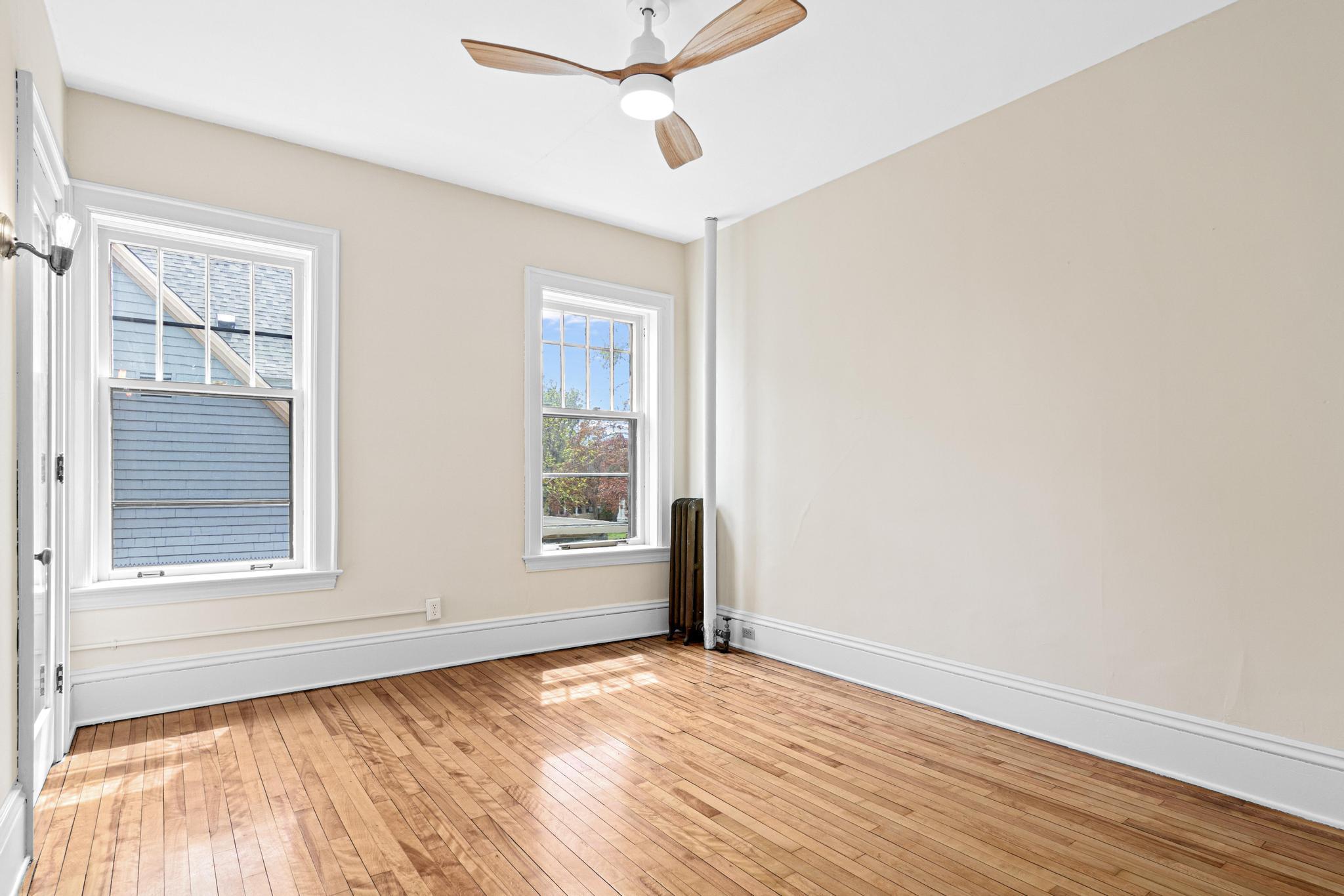 PRIMARY BEDROOM - 11'11 X 13'7
