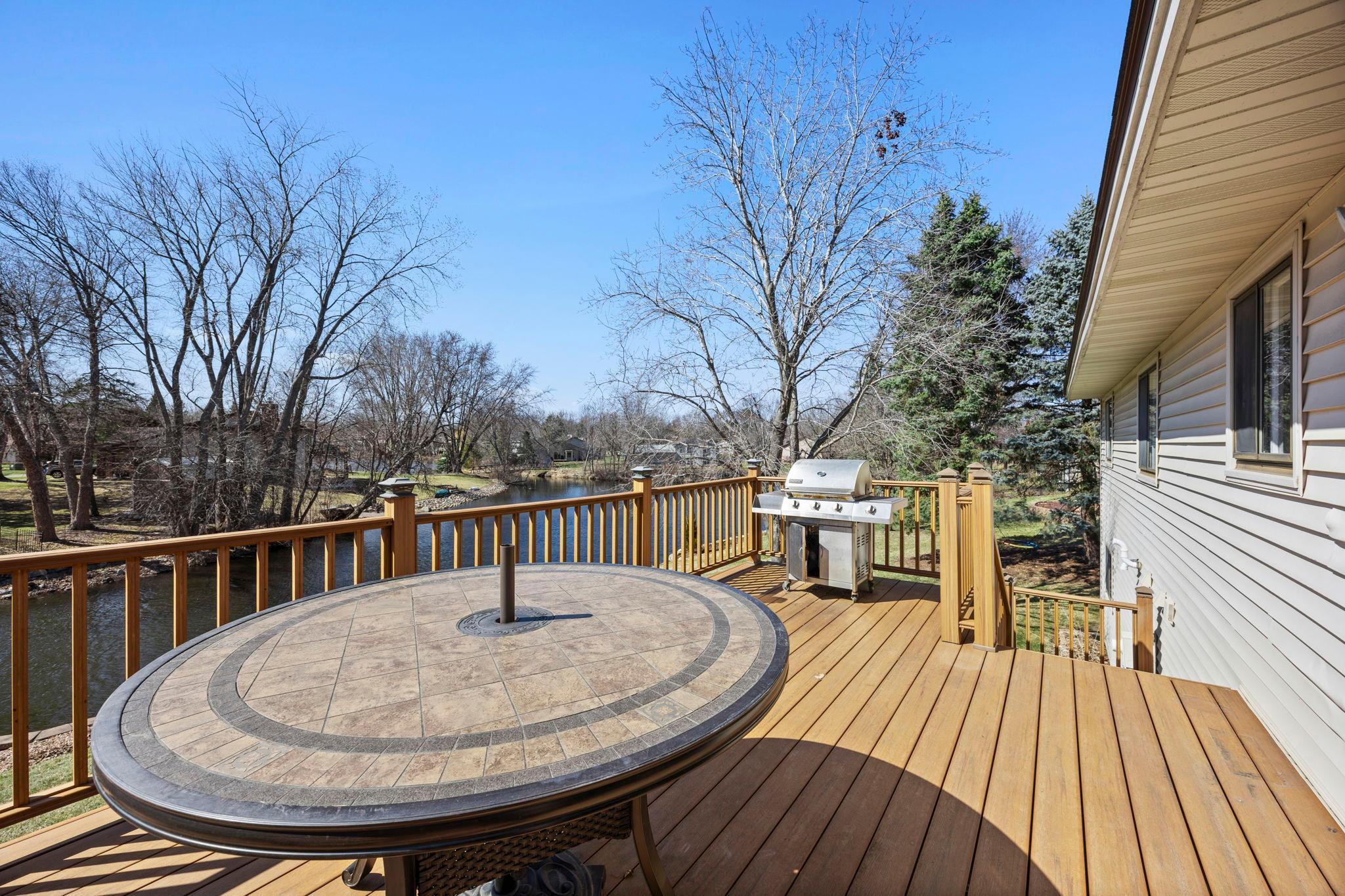 Imagine summer cookouts here!