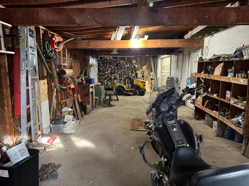 Garage 2.jpg