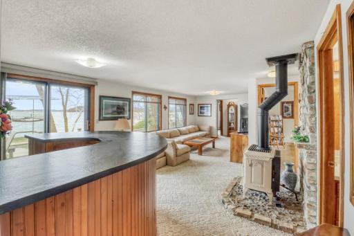 Familyroom1_0.JPG