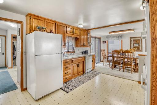 Kitchen1_0 (2).JPG