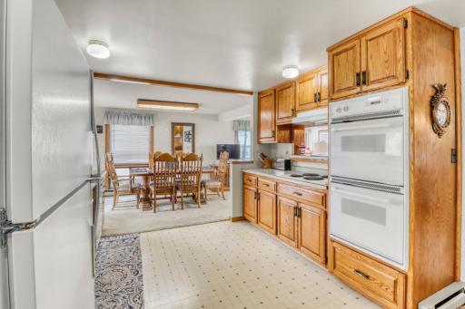 Kitchen1_4.JPG
