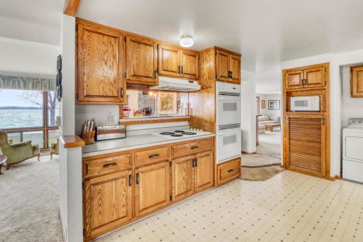 Kitchen1_2 (1).JPG