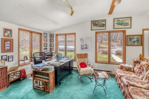 Office1_3.JPG