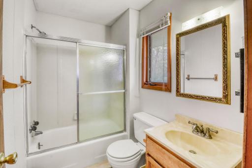 Upstairs Bathroom1_1.JPG