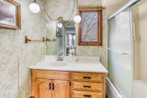 Primary Bathroom1_2.JPG