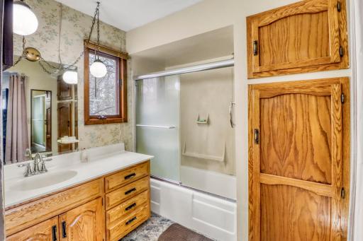 Primary Bathroom1_1.JPG