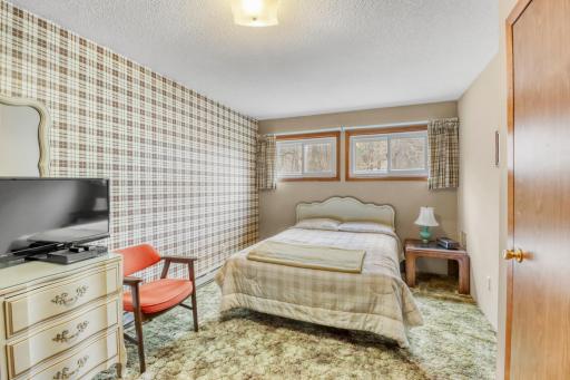 Upstairs Bedroom2_1.JPG