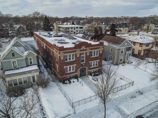 2-web-or-mls-dji_fly_20260110_115750_39_1768172493609_photo.jpg