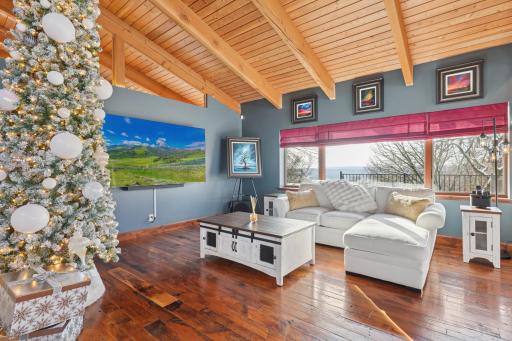 227 Rivercrest Drive, Hudson, WI 54016